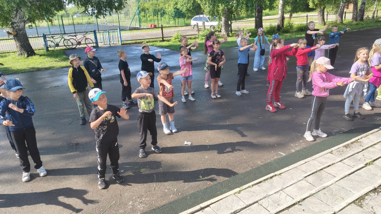Пятый день пребывания в школьном летнем лагере.